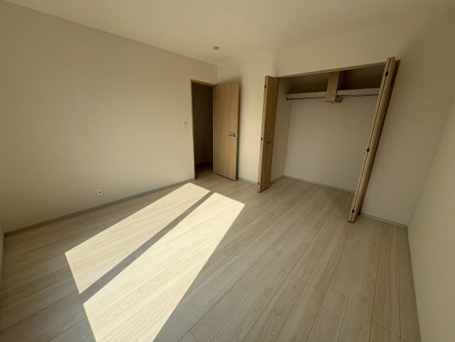 行橋市東泉　(新築一戸建て)の収納|クローゼット付き洋室♪
【行橋市　新築一戸建て】