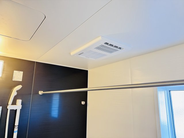 柏市酒井根６丁目新築戸建の冷暖房・空調設備|雨の日も安心の浴室乾燥機つき