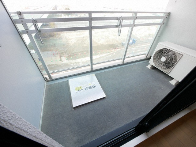 大阪市北区中津７丁目の賃貸マンションのバルコニー