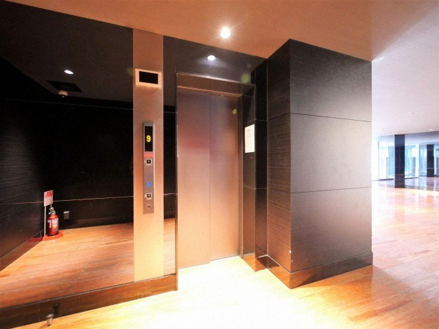 大阪市北区中津７丁目の賃貸マンションのロビー