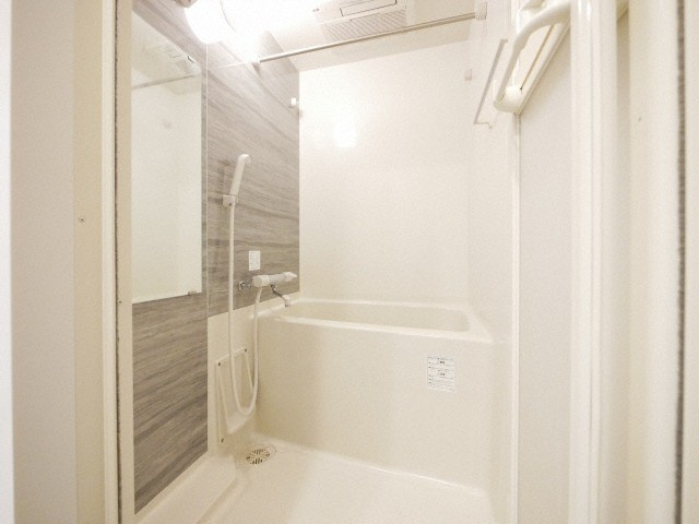 大阪市北区中津７丁目の賃貸マンションの浴室
