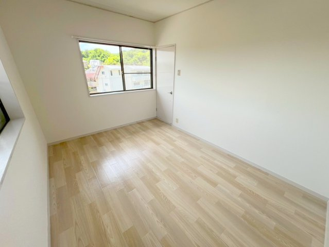 矢田町戸建の居間・リビング