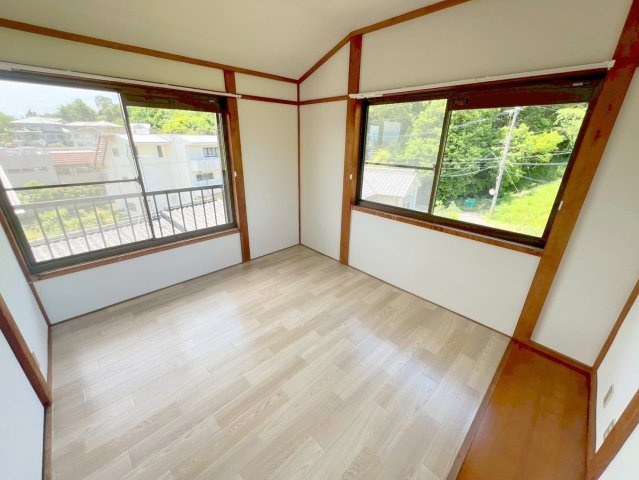 矢田町戸建の居間・リビング