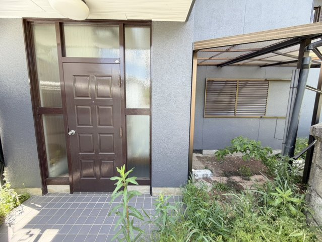 矢田町戸建のエントランス