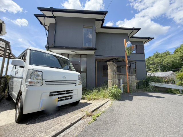 矢田町戸建の駐車場
