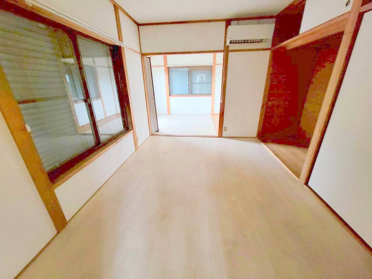 矢田町戸建の洋室