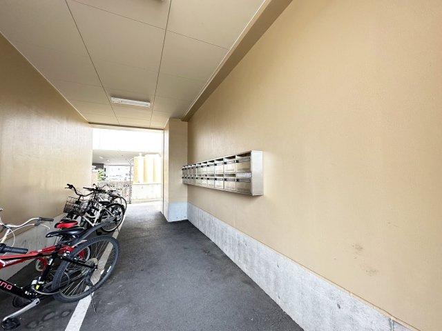 フィットハイム青柳のエントランス