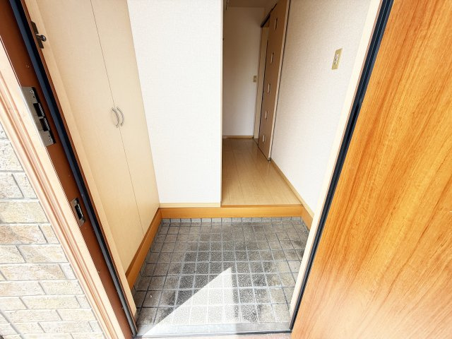 ディアコート札場 C棟の玄関