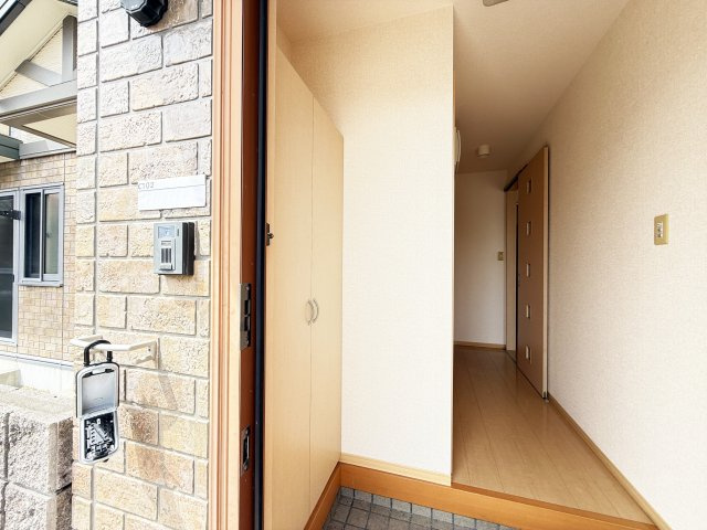 ディアコート札場 C棟の玄関