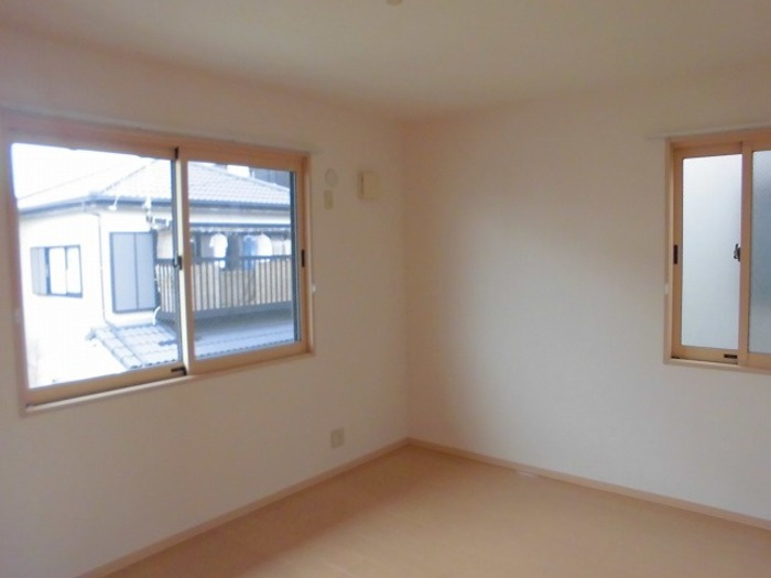 ディアコート札場 C棟の洋室|2階北洋室