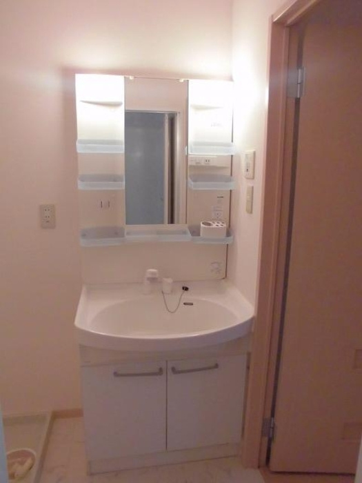 ディアコート札場 C棟の独立洗面台|洗髪洗面化粧台