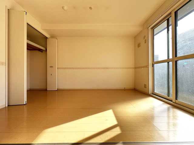 リビングタウン薊野の洋室