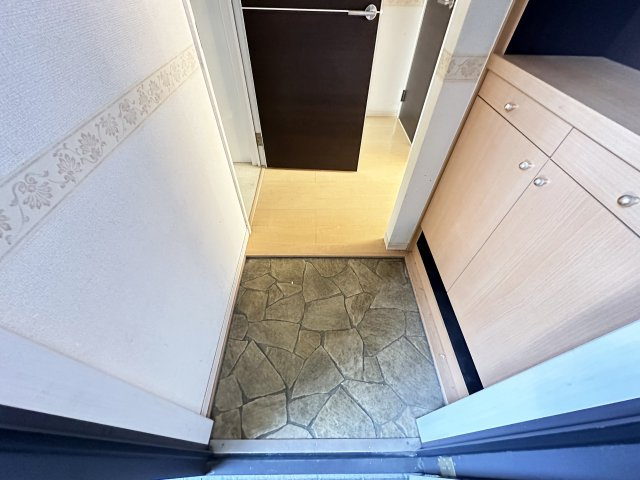 リビングタウン薊野の玄関