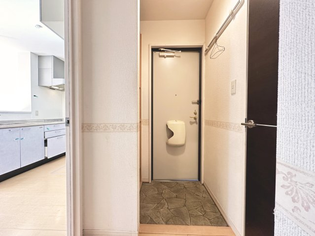 リビングタウン薊野の玄関