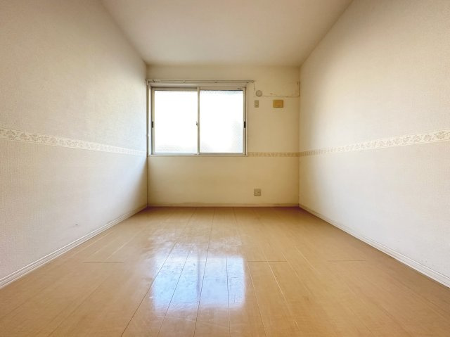 リビングタウン薊野の洋室