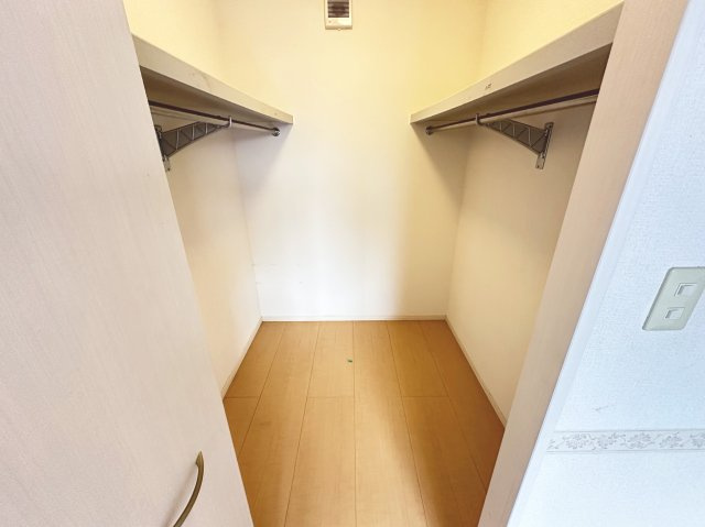 リビングタウン薊野の収納