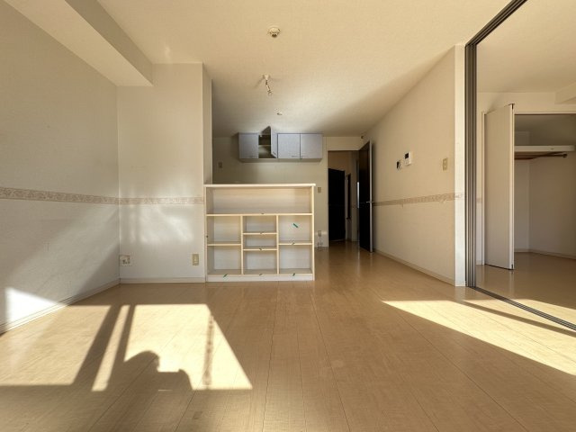 リビングタウン薊野の居間・リビング