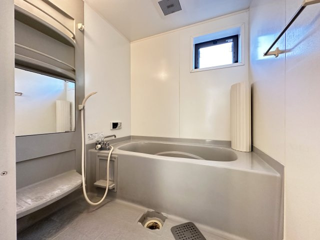 リビングタウン薊野の浴室