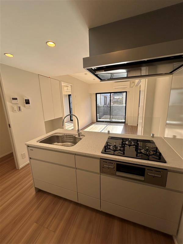 SYFORME NISHI-SUGAMOのキッチン|※類似タイプ（202号室）参考写真です