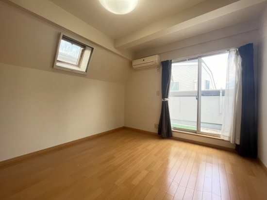 世田谷区下馬１丁目の一戸建ての居間・リビング