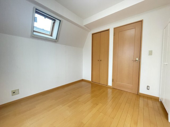 世田谷区下馬１丁目の一戸建ての居間・リビング