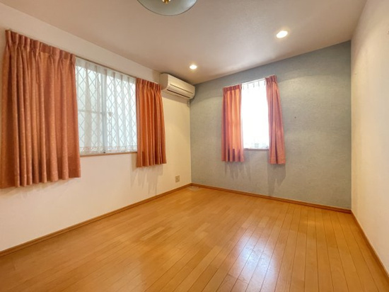 世田谷区下馬１丁目の一戸建ての居間・リビング