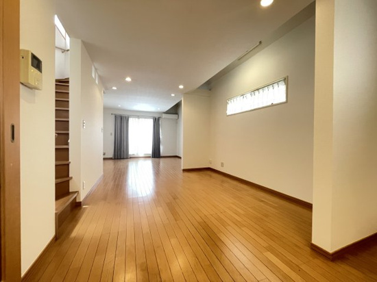 世田谷区下馬１丁目の一戸建ての居間・リビング