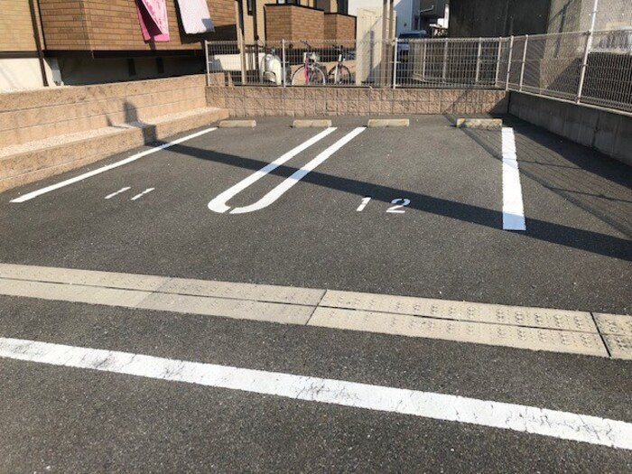 エクセル東合川Ⅲの駐車場|駐車スペースもあります☆