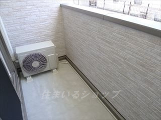 広島市安佐北区亀山１丁目のアパートのバルコニー