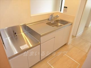 広島市安佐北区亀山１丁目のアパートのキッチン