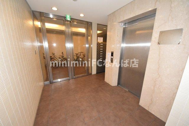 オーシャン松屋町のエントランス