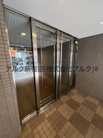 ガラ・シティ笹塚のエントランス