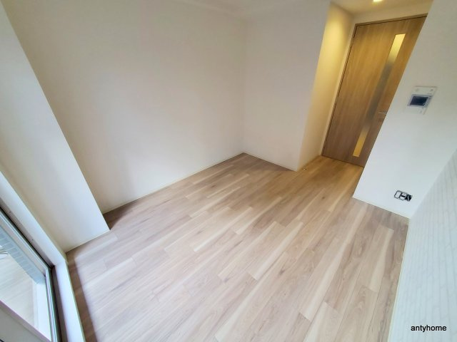 プレサンス東三国駅前グランクラス 仲介手数料無料の居間・リビング