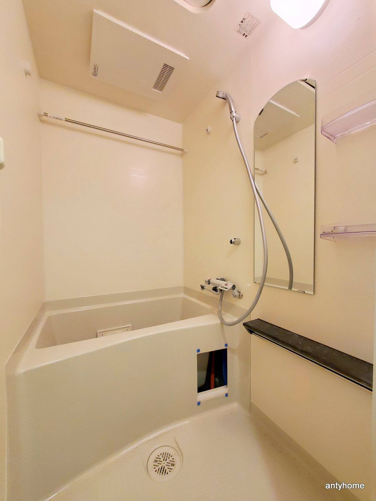 プレサンス東三国駅前グランクラス 仲介手数料無料の浴室