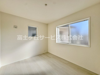 【洋室】 | 豊川市伊奈町出口 59期 新築一戸建て 3号棟 | 個人の部屋や寝室として使える洋室です