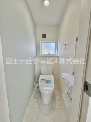 【トイレ】 | 豊川市伊奈町出口 59期 新築一戸建て 3号棟 | コンパクトで使いやすいトイレです