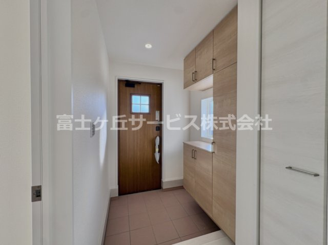 【玄関】 | 豊川市伊奈町出口 59期 新築一戸建て 3号棟 | 落ち着いた玄関です