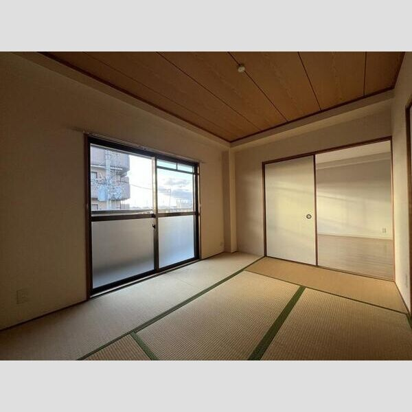 エステートサカイの和室