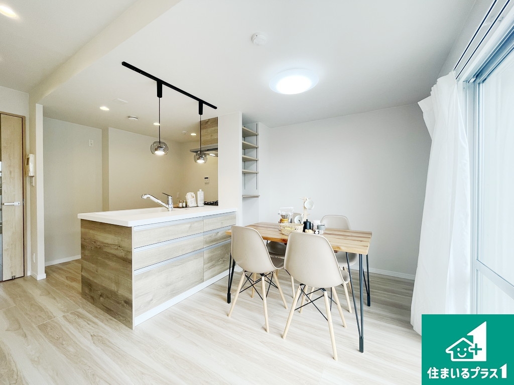 ヴィルメゾン上野芝のキッチン|ダイニングスペースです♪【現地写真】