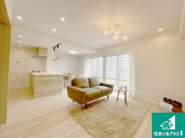 ヴィルメゾン上野芝の居間・リビング|リビングの別角度です♪【現地写真】