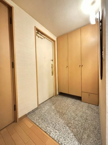 コスモ東京ベイタワーの玄関|※室内写真は家具・小物等を消すAI生成のため、実物とは異なる場合がございます。