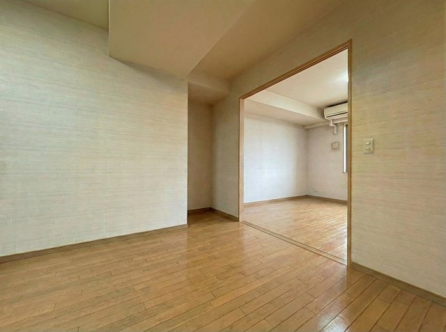 コスモ東京ベイタワーの居間・リビング|※室内写真は家具・小物等を消すAI生成のため、実物とは異なる場合がございます。