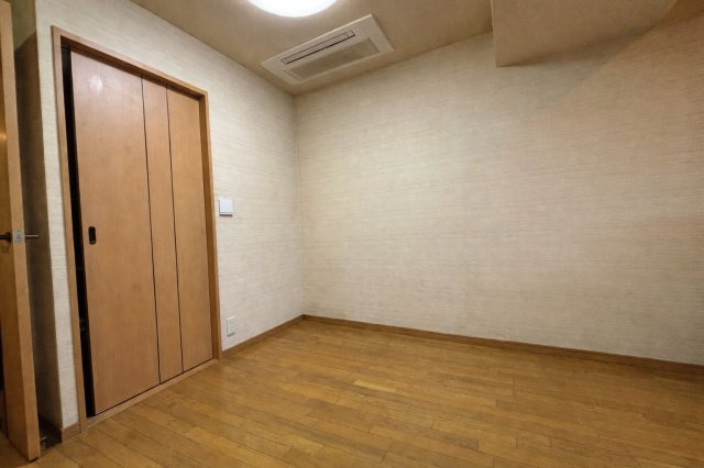 コスモ東京ベイタワーの居間・リビング|※室内写真は家具・小物等を消すAI生成のため、実物とは異なる場合がございます。