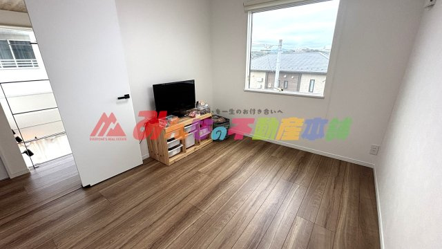 八女郡広川町大字久泉の中古一戸建の洋室