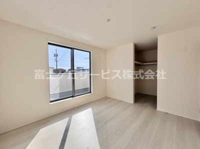 【寝室】 | 豊川豊橋市高洲町 58期 新築一戸建て 2号棟 | 寝室にいかがでしょうか