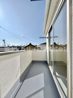 【バルコニー】 | 豊川豊橋市高洲町 58期 新築一戸建て 2号棟 | 開放的で明るい空間を演出してくれるバルコニーです