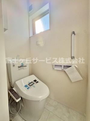 【トイレ】 | 豊川豊橋市高洲町 58期 新築一戸建て 4号棟 | 落ち着いたトイレです