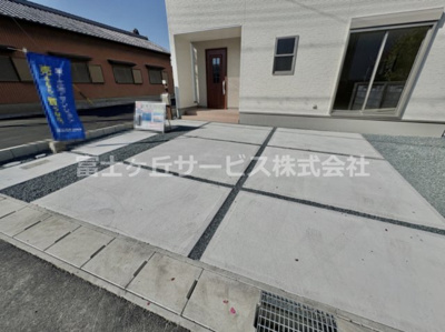 【駐車場】 | 豊川豊橋市高洲町 58期 新築一戸建て 4号棟 | 駐車場に車を止められます