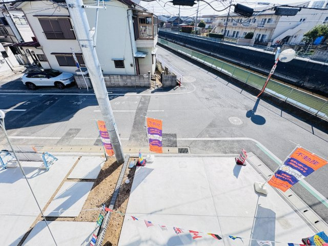 松戸市栄町８丁目新築戸建【旭町小学校：5分】の展望|バルコニーより道路側眺望・南道路で日当たり良好♪