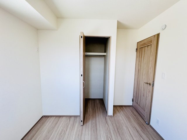 松戸市栄町８丁目新築戸建【旭町小学校：5分】の収納|4.75帖洋室収納